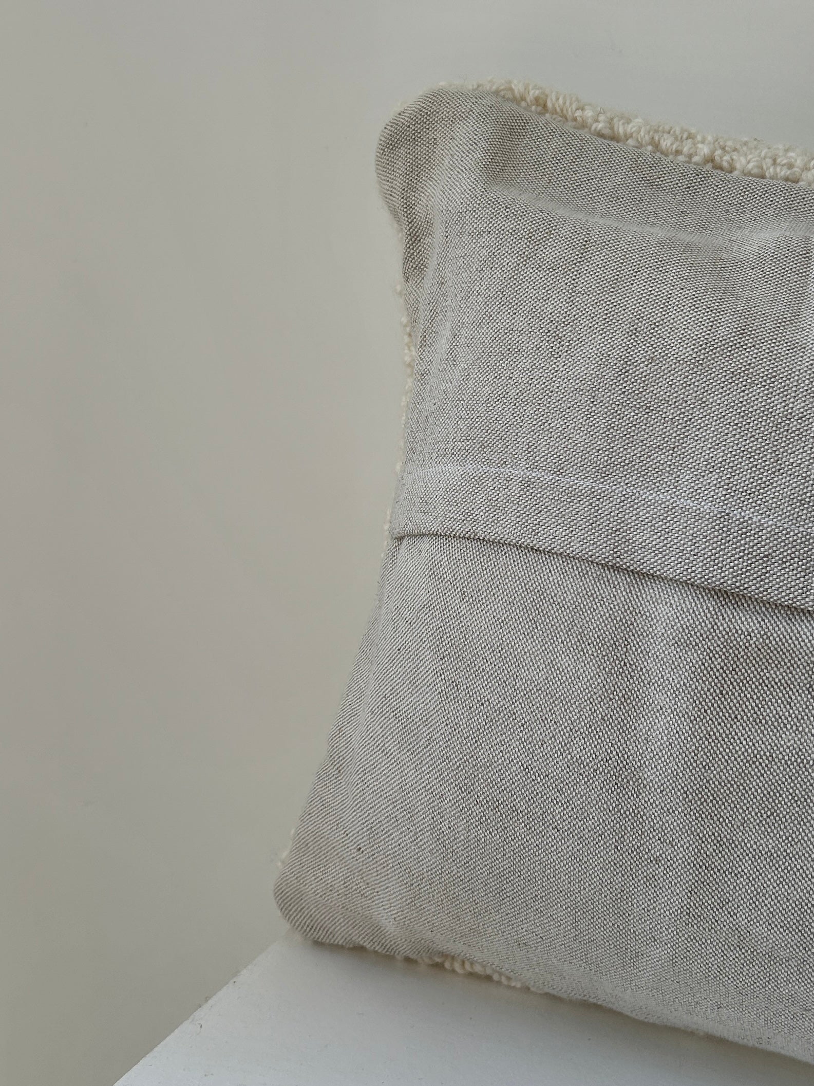'Traces' | Tufted Cushion
